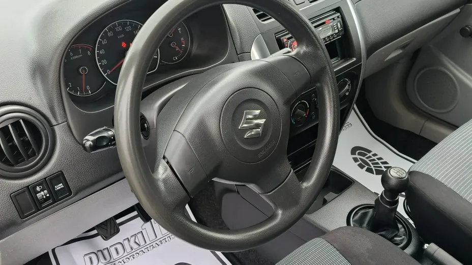 SUZUKI SX4 -