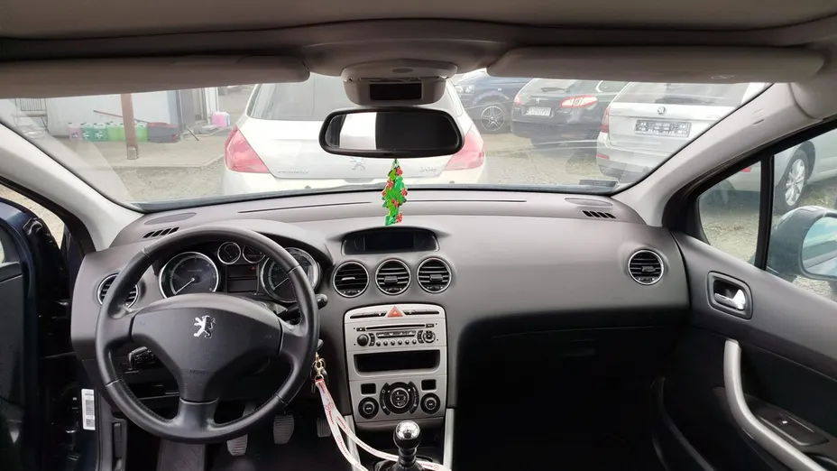 PEUGEOT 308 -