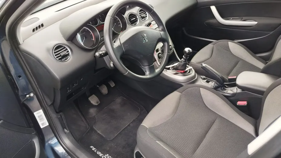 PEUGEOT 308 -