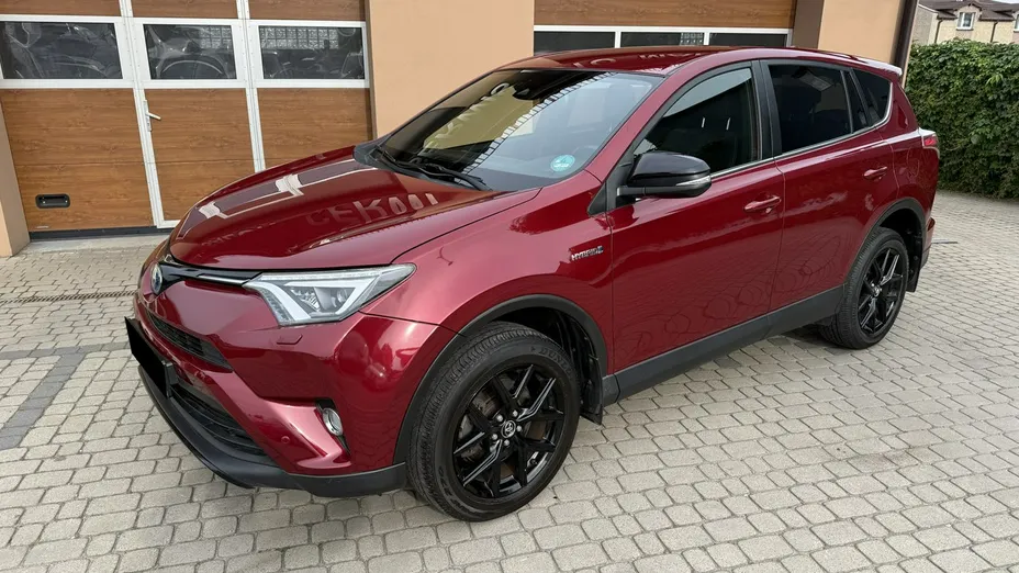 TOYOTA RAV4 -