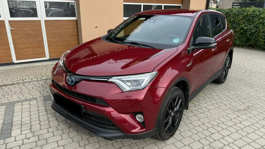 TOYOTA RAV4 -