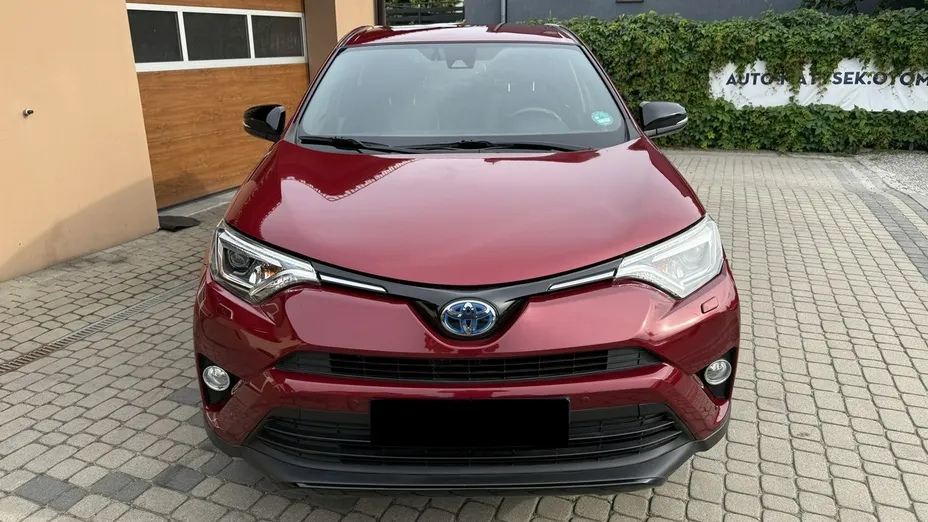 TOYOTA RAV4 -