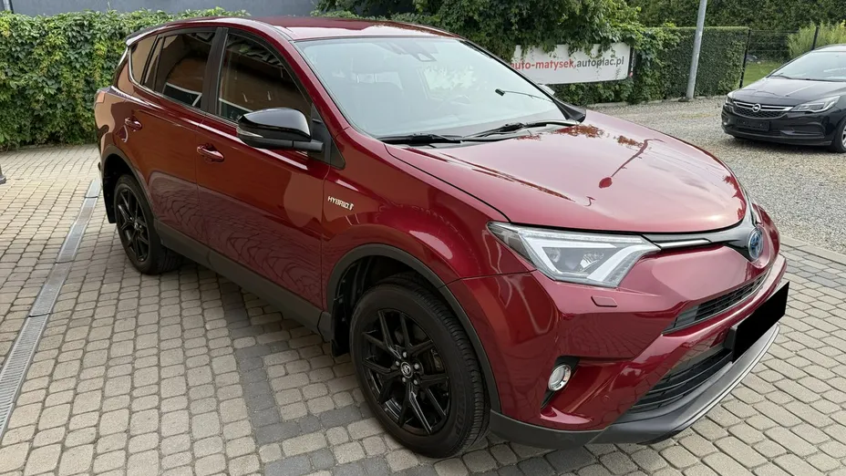 TOYOTA RAV4 -