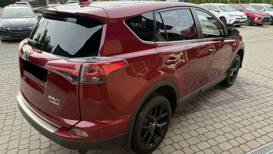 TOYOTA RAV4 -