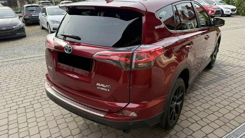 TOYOTA RAV4 -