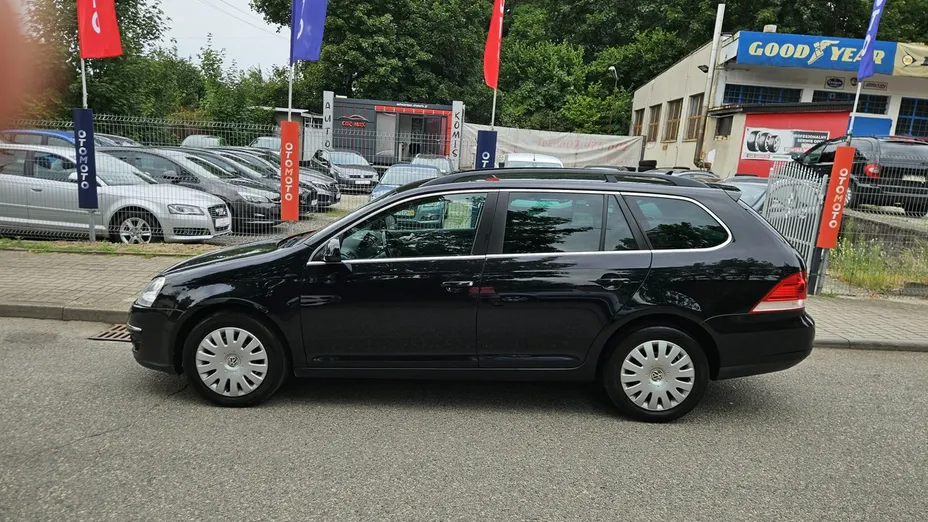 VOLKSWAGEN Golf -