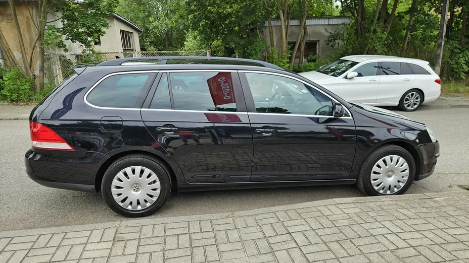 VOLKSWAGEN Golf -