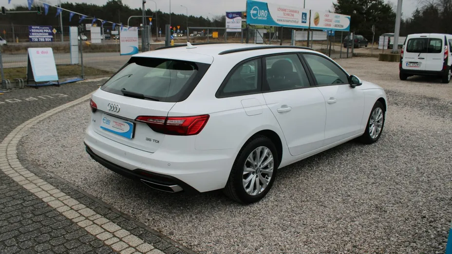 AUDI A4 -