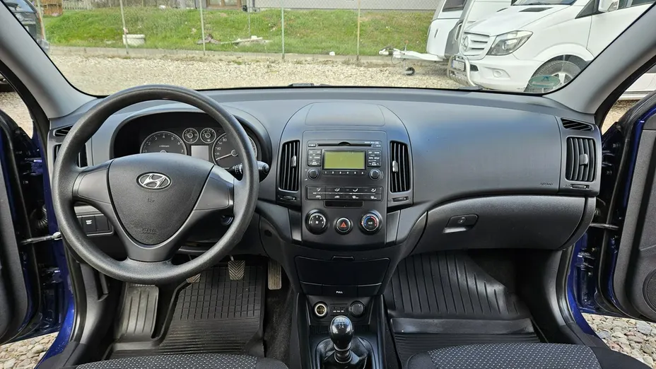 HYUNDAI i30 -