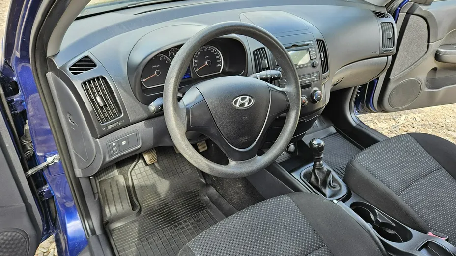 HYUNDAI i30 -