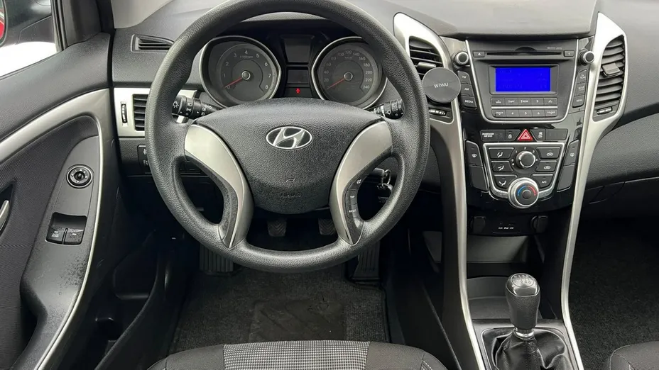HYUNDAI i30 -