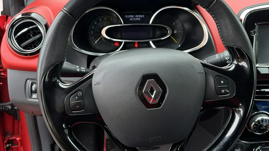 RENAULT Clio -