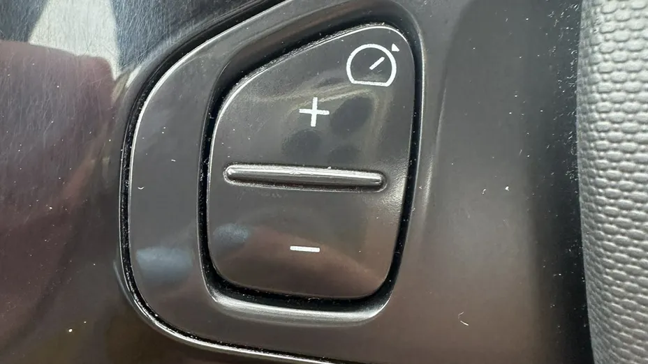 RENAULT Clio -