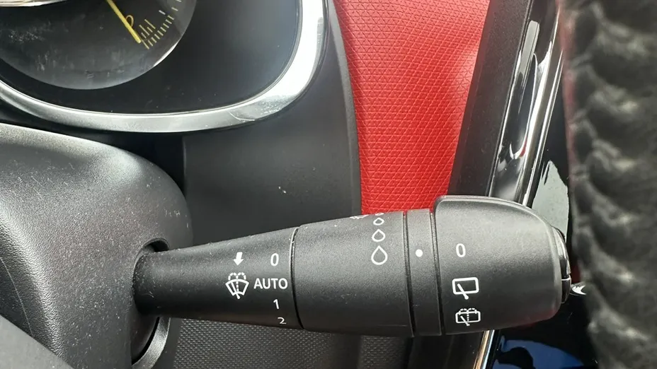 RENAULT Clio -