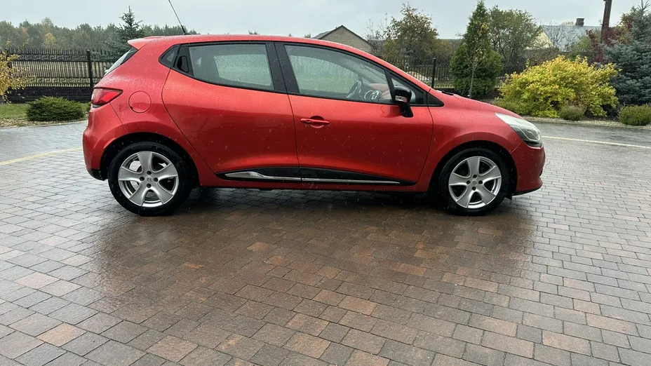RENAULT Clio -