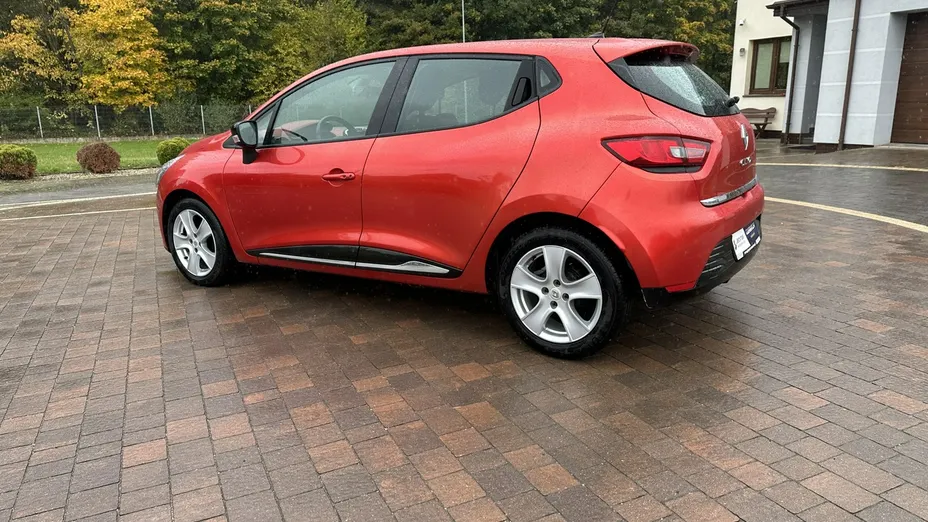 RENAULT Clio -