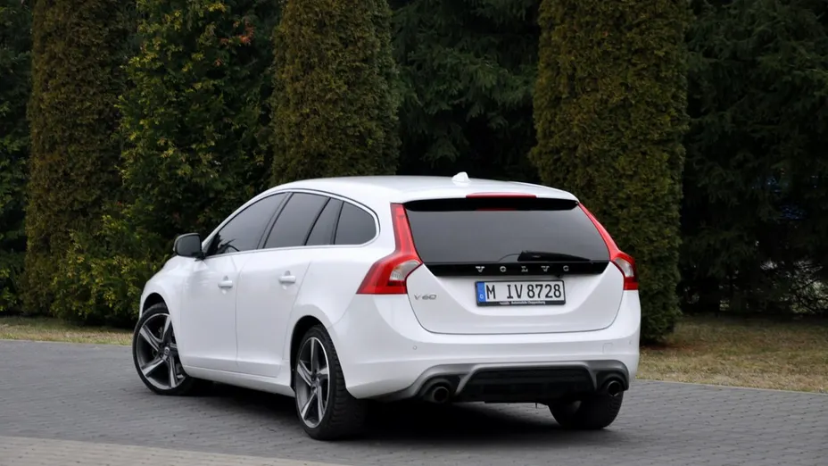 VOLVO V60 -