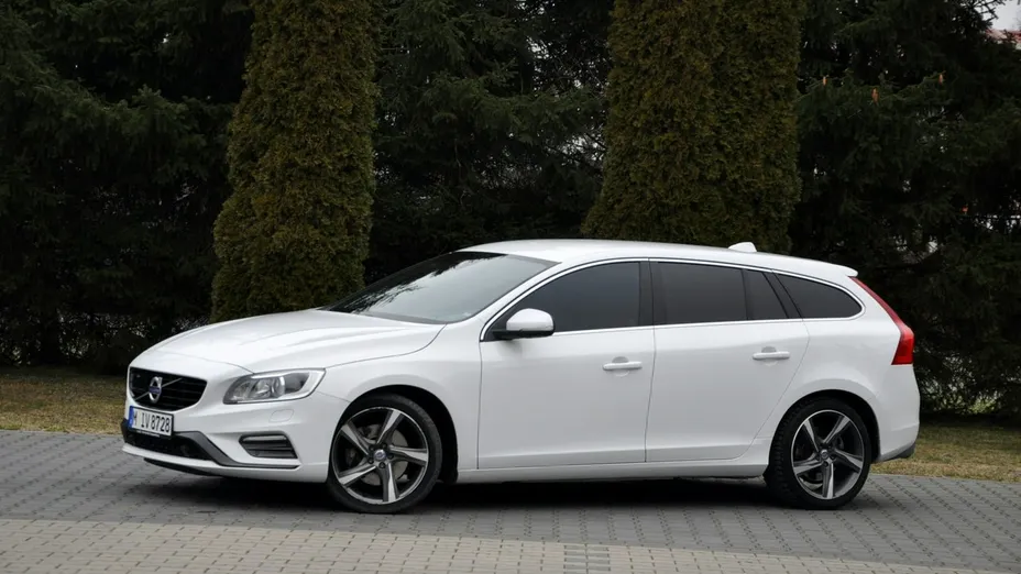 VOLVO V60 -
