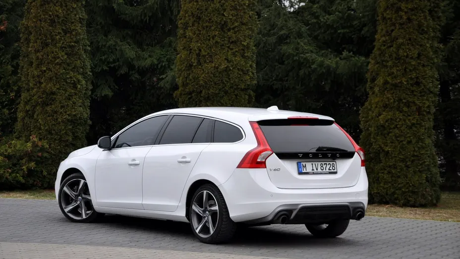VOLVO V60 -