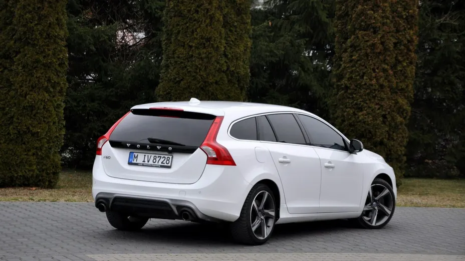 VOLVO V60 -