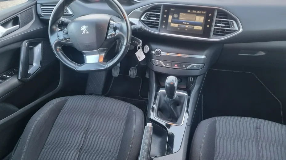 PEUGEOT 308 -