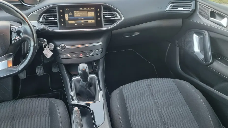PEUGEOT 308 -
