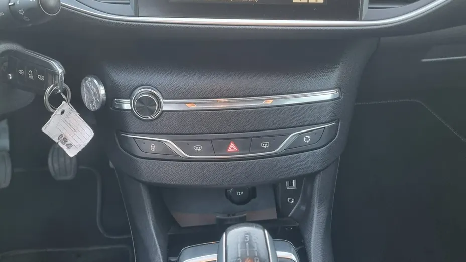 PEUGEOT 308 -