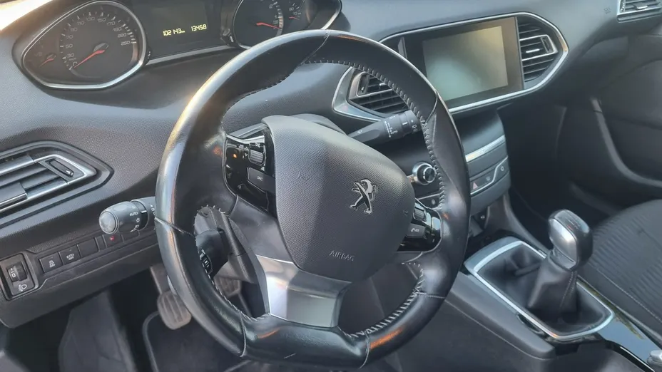 PEUGEOT 308 -
