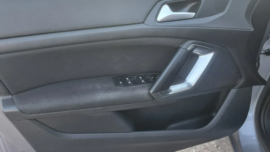 PEUGEOT 308 -