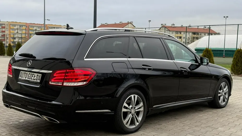 MERCEDES-BENZ E Klasa -
