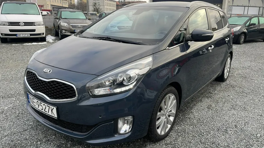 KIA Carens -
