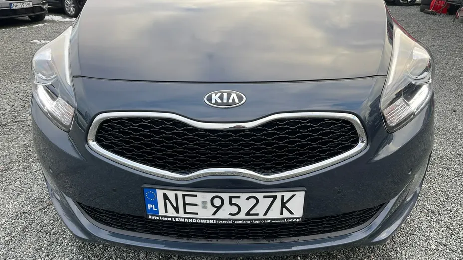 KIA Carens -