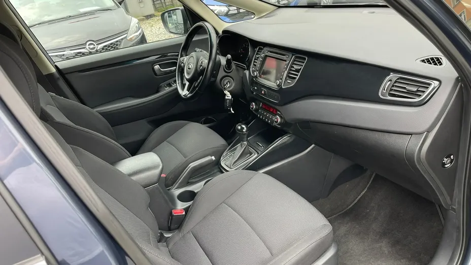 KIA Carens -