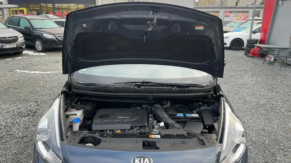 KIA Carens -