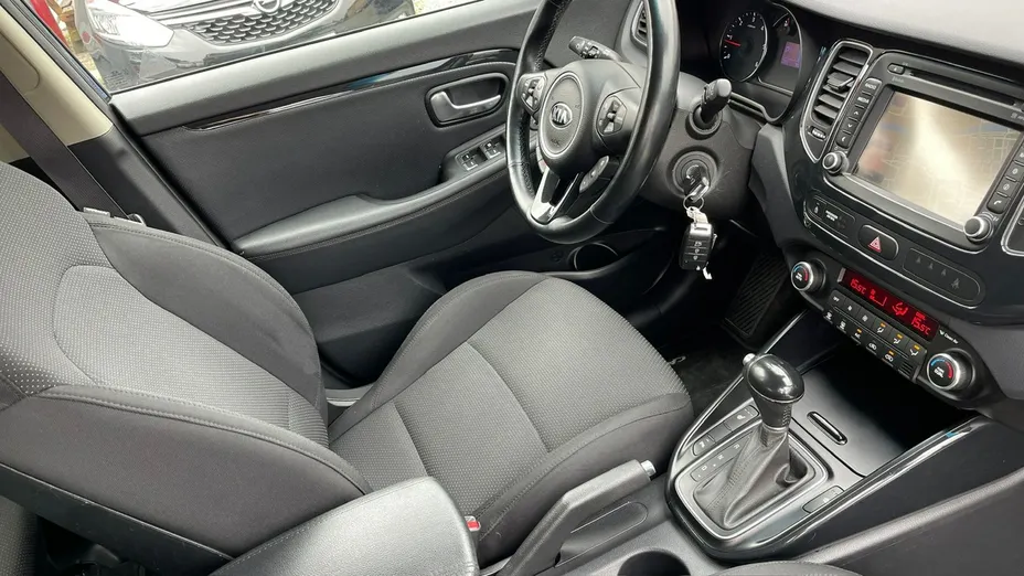 KIA Carens -