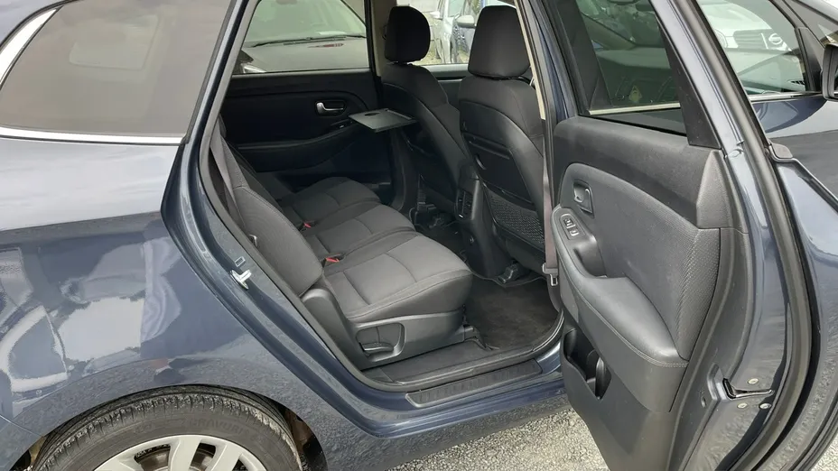 KIA Carens -