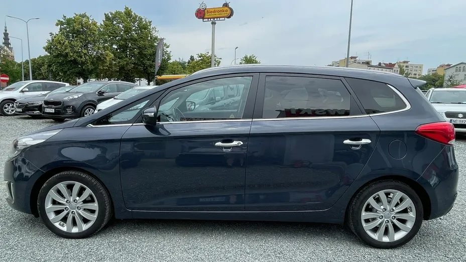 KIA Carens -