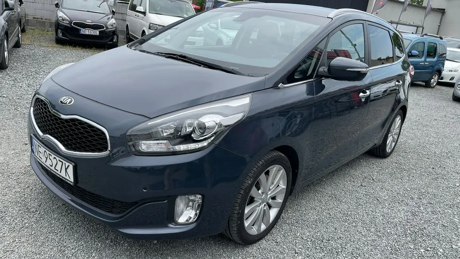 KIA Carens -