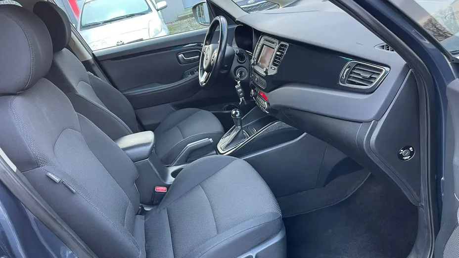 KIA Carens -