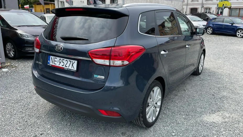 KIA Carens -