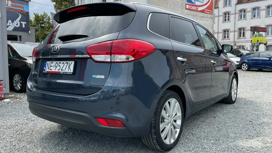 KIA Carens -