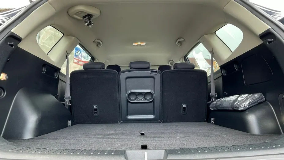 KIA Carens -