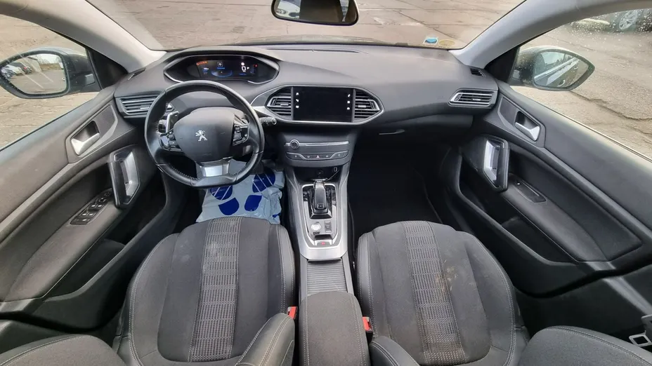 PEUGEOT 308 -