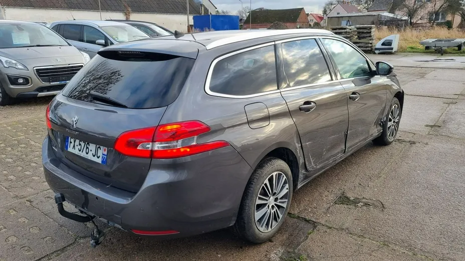 PEUGEOT 308 -