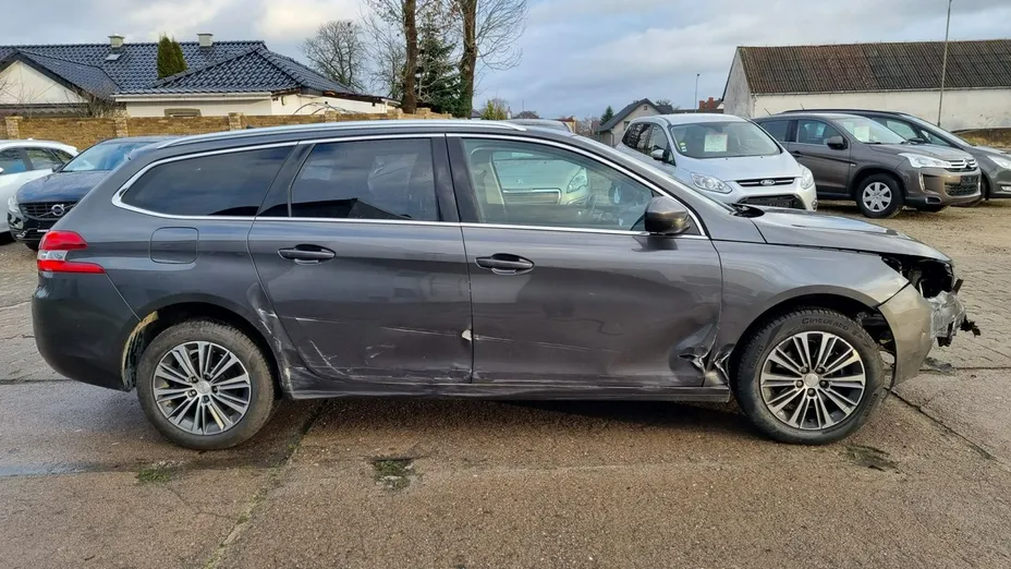 PEUGEOT 308 -