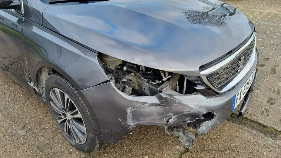 PEUGEOT 308 -
