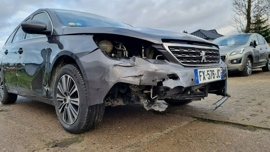 PEUGEOT 308 -