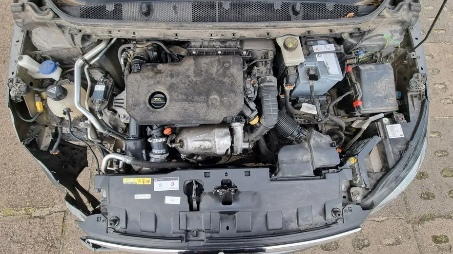 PEUGEOT 308 -
