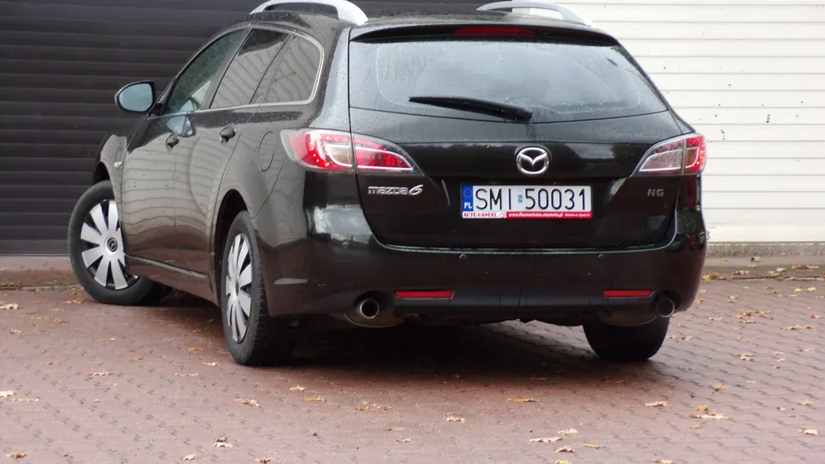 MAZDA 6 -