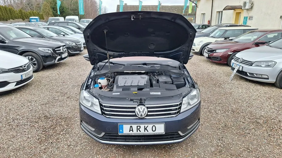 VOLKSWAGEN Passat -